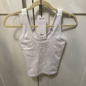 ALO Yoga Seamless Chosen Tank in white